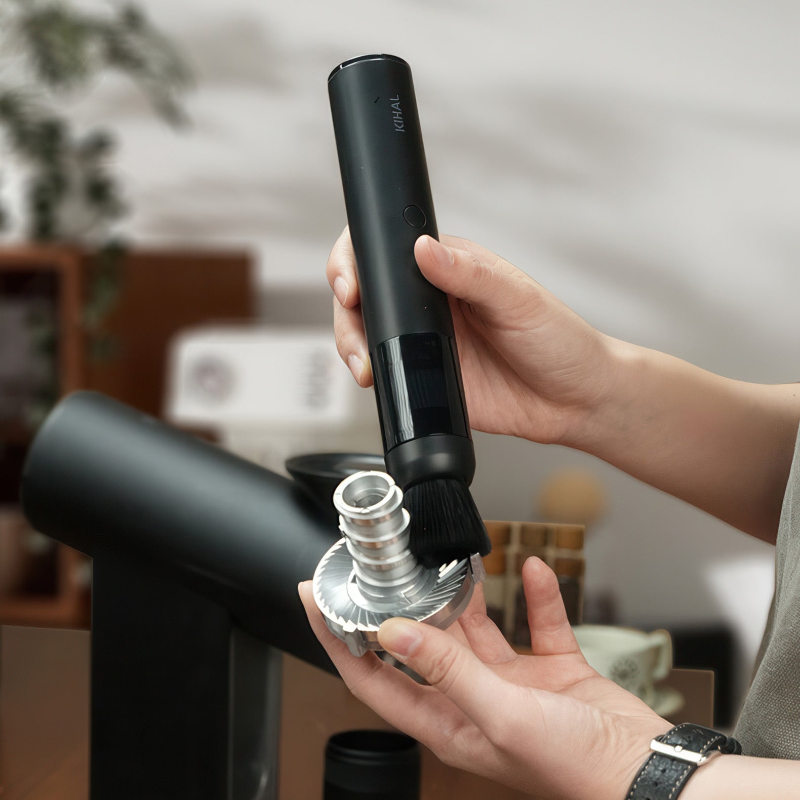 The Barista Air Wand™ | Precision 2-in-1 Grinder Vacuum & Blower