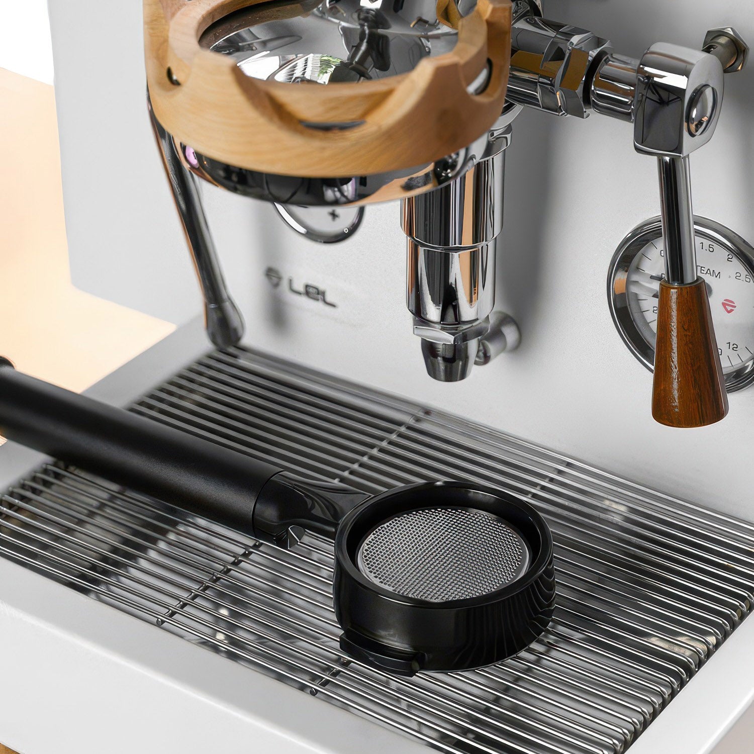 Flat Bottomless Portafilter - High-Efficiency Extraction
