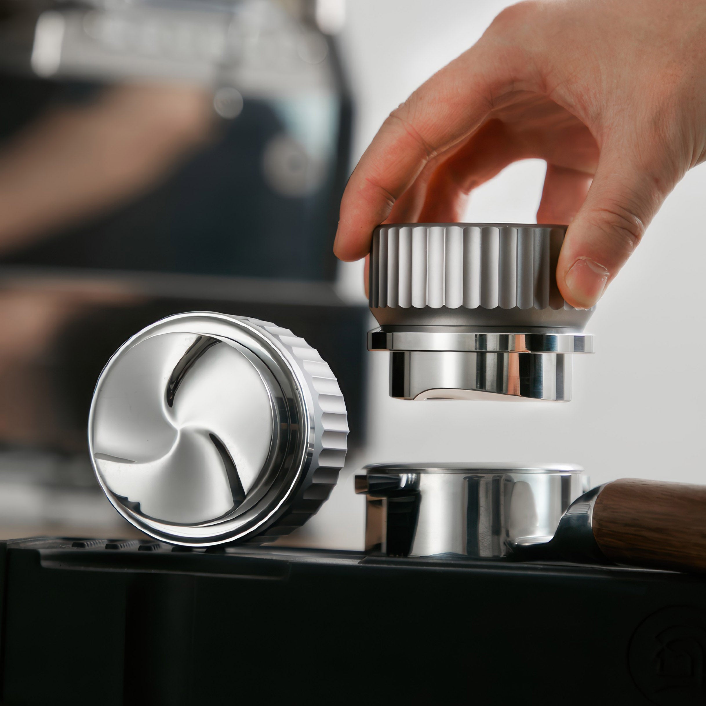 Thunder Gravity Coffee Distributor