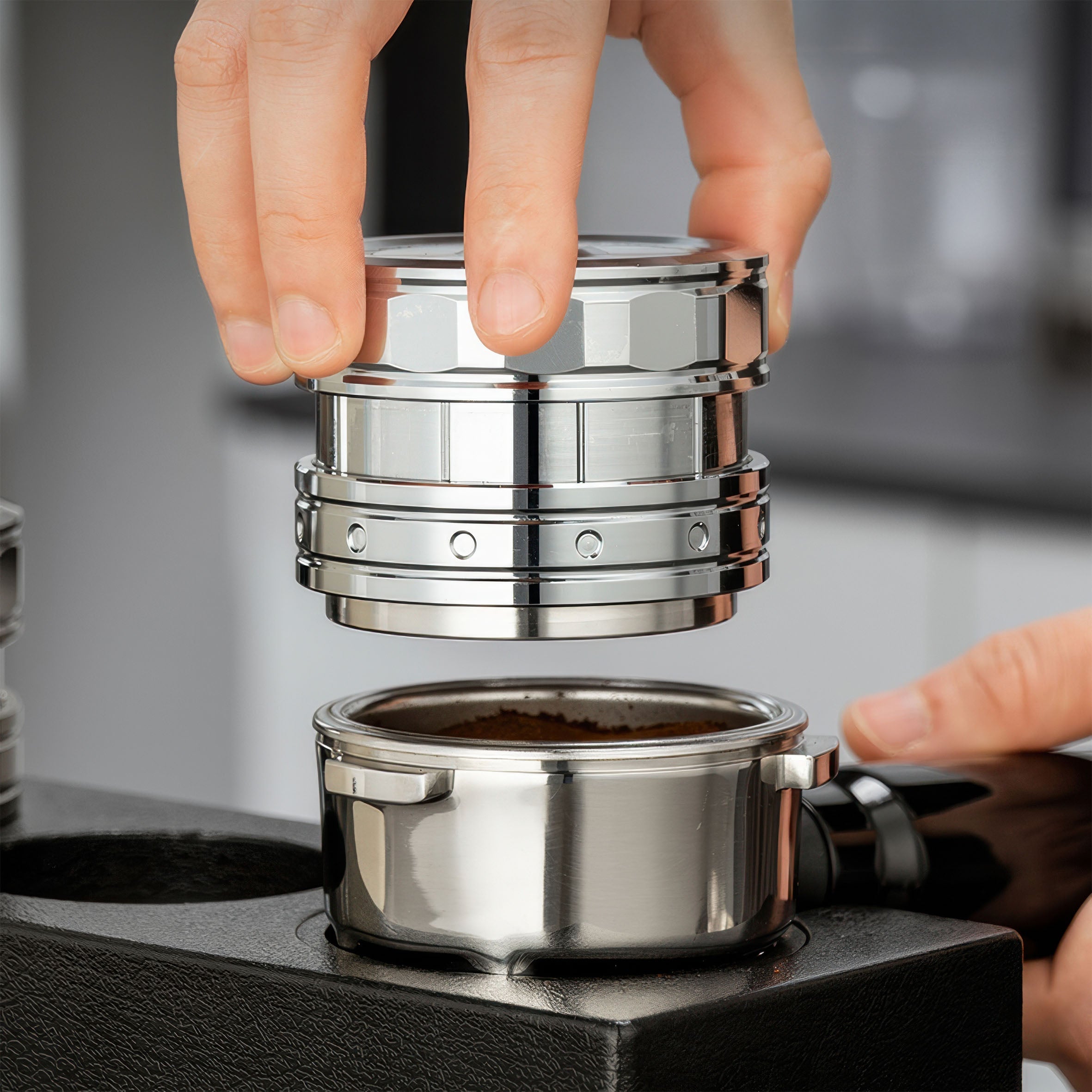 UFO Gravity Tamper with 2 Bottom Types