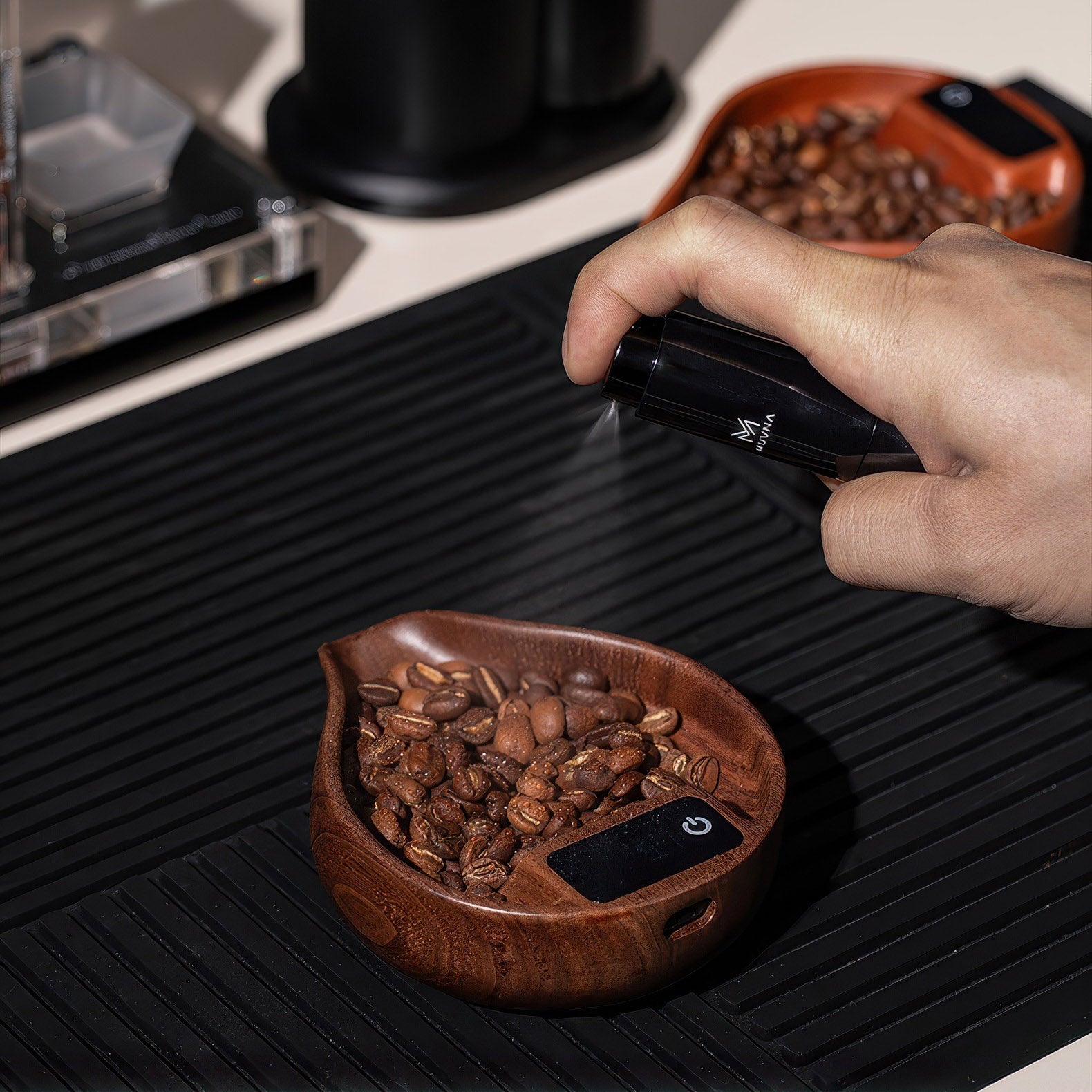 Electronic Walnut Coffee Scale With Leaf Shade